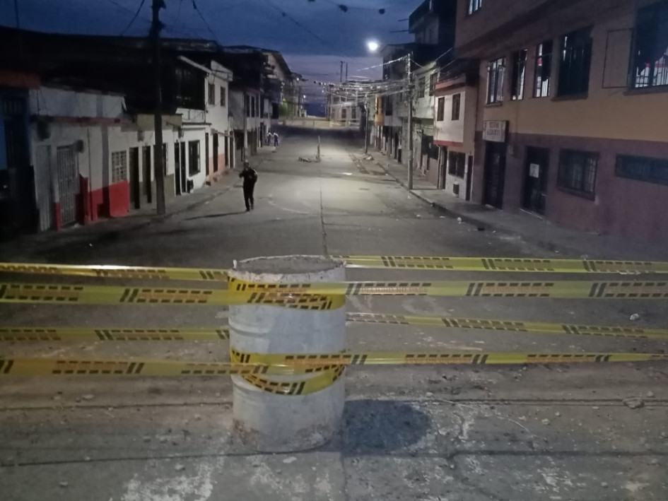 calle-cerrada-en-chinchina-caldas