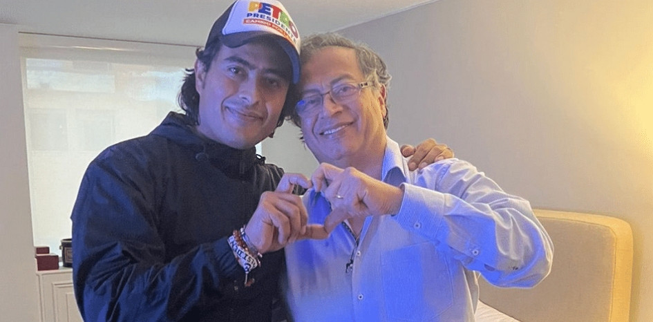 Nicolás Petro junto a su padre, Gustavo Petro, presidente de Colombia.