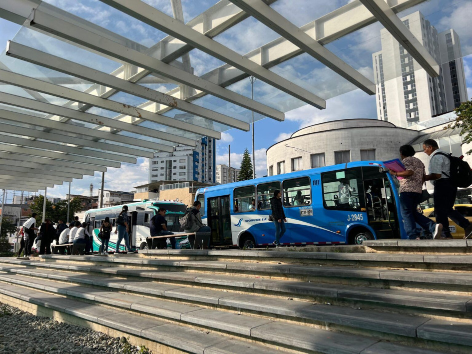 La inducción incluyen el mapeo de todos los paraderos ubicados a lo largo de las tres avenidas principales y la socialización de la norma que exige el buen uso de los mismos.