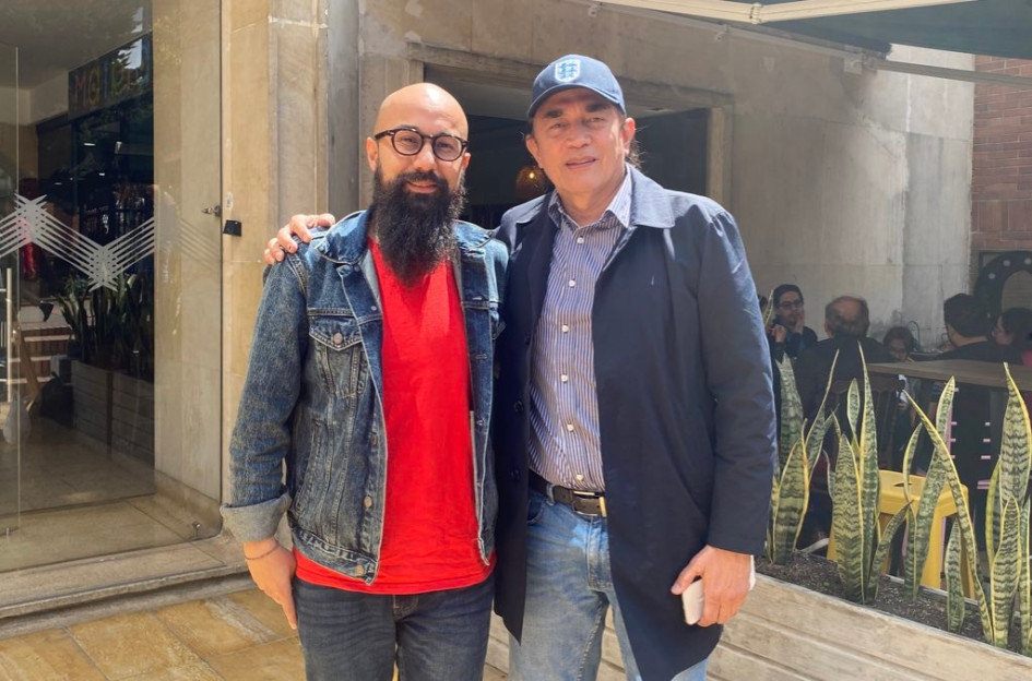 Carlos Carrillo junto a Gustavo Bolívar, excandidato a la Alcaldía de Bogotá.