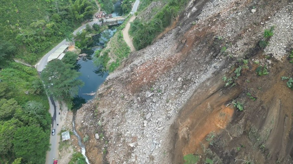 El derrumbe en el sector de Partidas, en la vereda Llanadas de Manzanares.