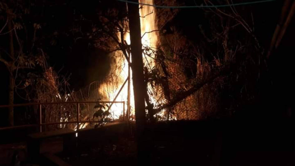 Incendio de capa vegetal anoche en zona minera de Marmato.