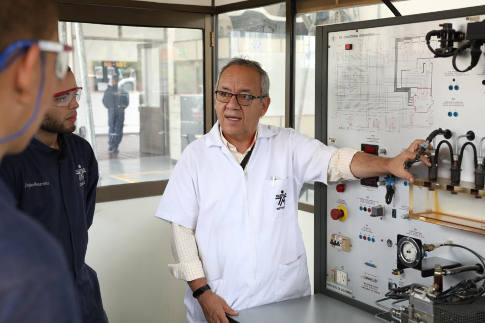 Instructor del Sena Caldas