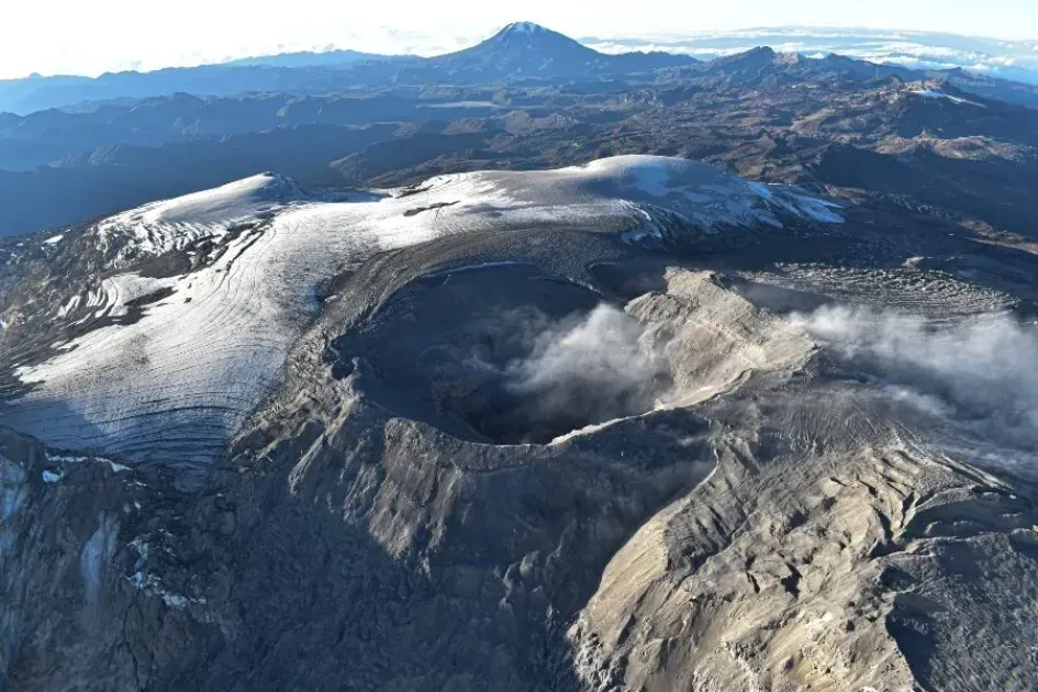 El cráter Arenas del volcán Nevado del Ruiz está ubicado por encima de los 5 mil metros sobre el nivel del mar.