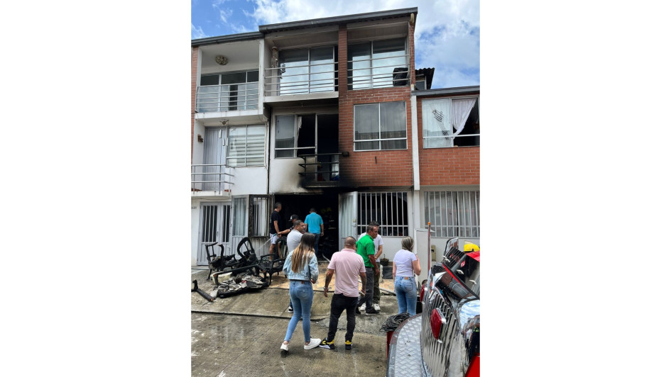 La vivienda incendiada está ubicada en la carrera 8 C con calle 41.