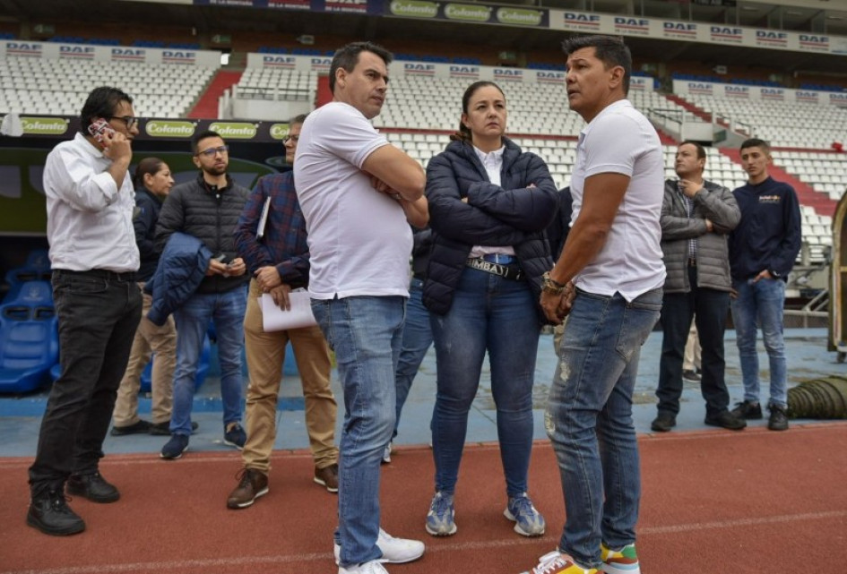 El alcalde Jorge Eduardo Rojas, la ministra Luz Cristina López y el secretario del deporte, Diego Espinosa, en el estadio Palogrande.
