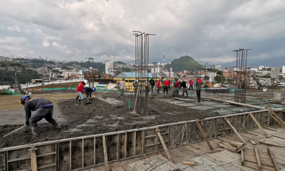 La esperanza de estrenar colegio nuevo revive para cerca de 3 mil estudiantes de las normales Sagrado Corazón, de Riosucio, y San José, de Pácora, además del Gerardo Arias, de Villamaría (foto). En los tres planteles avanzan las obras, reactivadas luego de incumplimientos y cambio de contratistas.