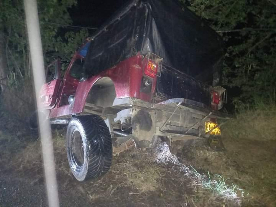 Así quedó el campero tras la emergencia en la que estuvo a punto de caer por la ladera.