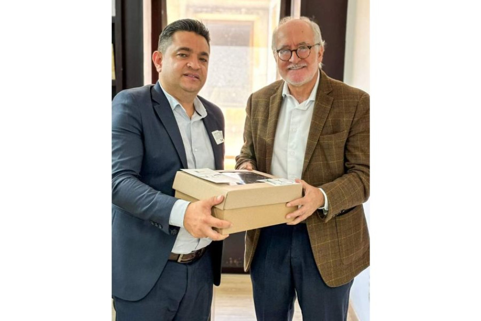 El alcalde de Marquetalia, Edwin Jesús Sánchez; y el senador caldense, Guido Echeverri.