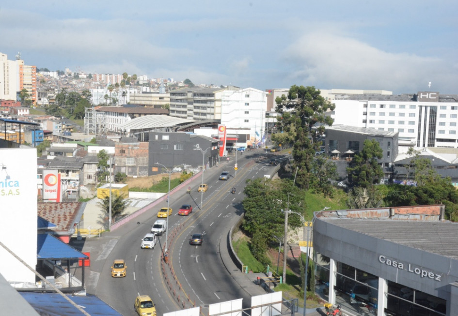Avenida Santander de Manizales, con vista al centro de la ciudad.