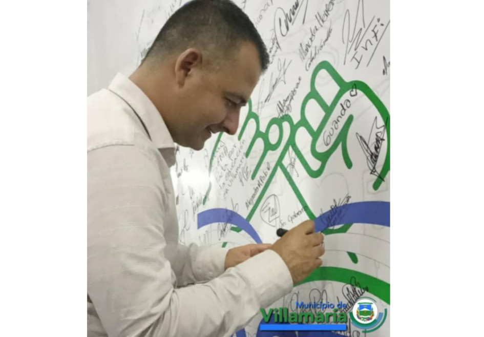 En Villamaría firmaron un pacto, liderado por el alcalde, Jonier Alejandro Ramírez, para el mejoramiento de la infraestructura de los colegios urbanos y rurales.