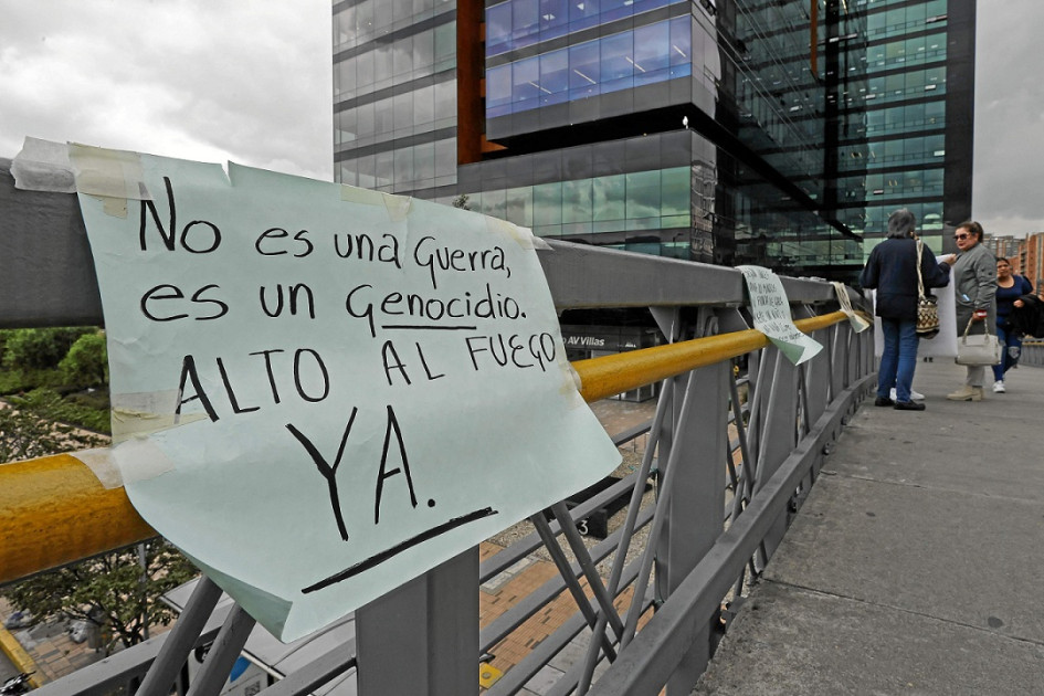 En la marcha del 1 de mayo en Colombia se vieron carteles solicitando una tregua en Gaza.