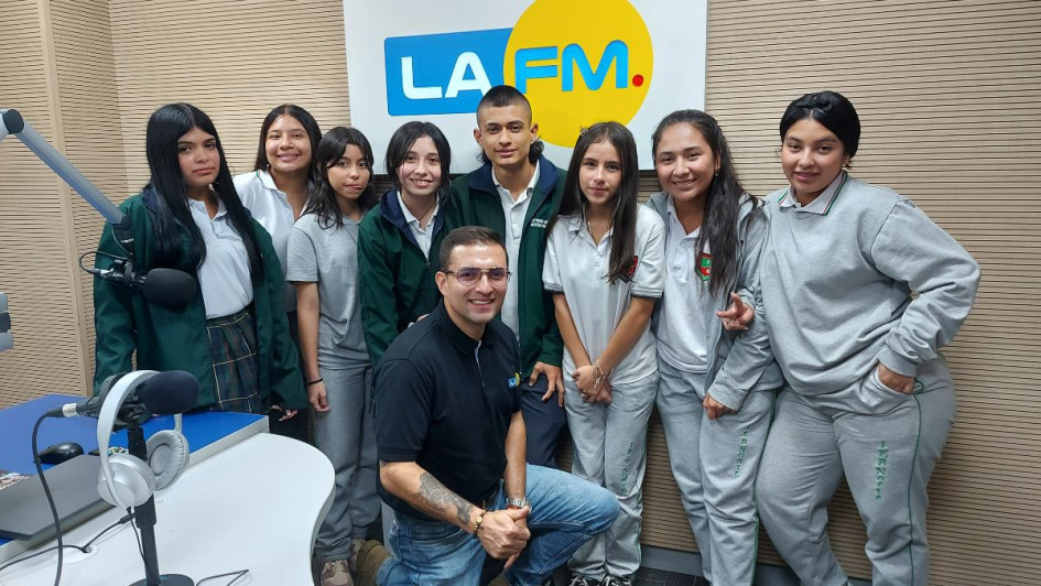 Jenniczon Castaño compartió charlas y un poco de su experiencia con los estudiantes.