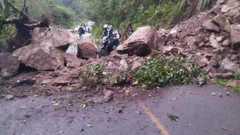En la madrugada de este viernes hubo un deslizamiento en la vía entre Pácora y Salamina (Caldas).