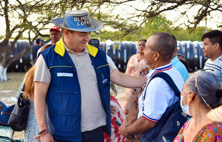 Olmedo López se presentó ayer en la Fiscalía.