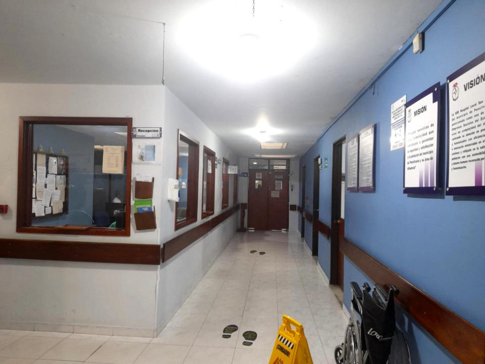 En esta área de atención al público, a la entrada del Hospital San Juan de Dios de Pensilvania, se presentó la agresión verbal y física de un paciente a una funcionaria de la entidad.