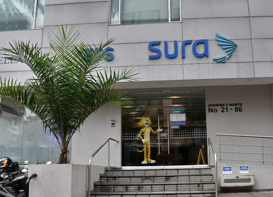 Sura explicó que entre 2022 y 2023 tuvo pérdidas netas por alrededor de $360 mil millones y "para el 2024, EPS Sura proyecta que las pérdidas podrían llegar hasta los $500 mil millones.