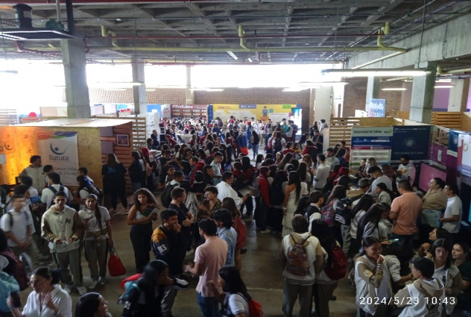 Expo U acogió a cientos de estudiantes para que conocieran la oferta educativa de la región.