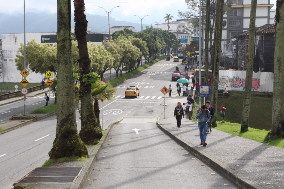 Las avenidas Santander, 12 de Octubre, Paralela y Alberto Mendoza están incluidas en el plan de recuperación vial que desarrolla la Alcaldía. Conozca las zonas en reparación.