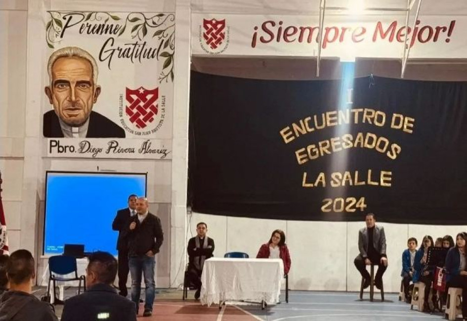 Durante el eventó se le rindió homenaje al padre Diego Rivera, fundador del colegio.