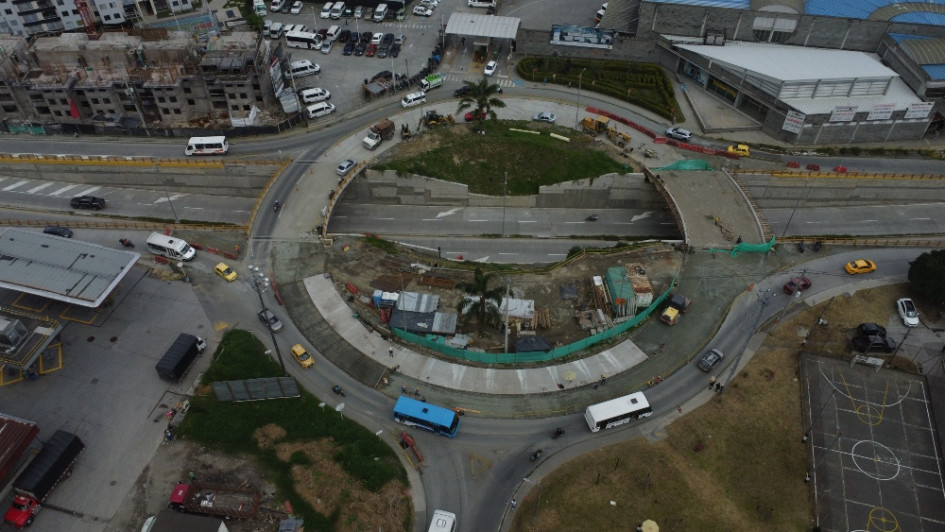 El Instituto Nacional de Vías (Invías) envió un documento de respuesta a LA PATRIA en el que estima entregar las obras del intercambiador vial Los Cámbulos a finales de julio. Además, explicó qué obras faltan por culminar y a qué se deben los retrasos de esta obra, que se iba a entregar en septiembre del 2023.