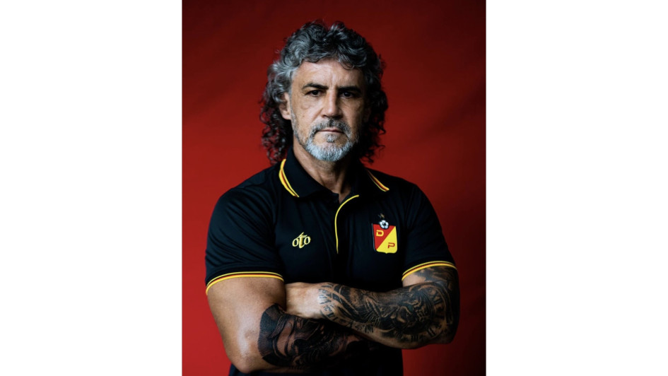 Leonel Álvarez fue entrenador del Deportivo Pereira durante un semestre solamente. Asimismo, en el 2002 pasó por las filas del Matecaña, como jugador.