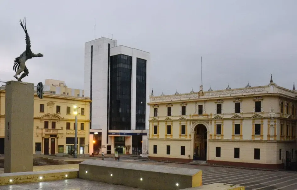 La educación en Caldas fue el mejor ejemplo de las contradicciones del departamento en el Índice Departamental de Competitividad 2024. Mientras que la formación superior se destacó, los indicadores de la básica y media generaron preocupación. Además, hay alertas sobre el entorno de negocios y la sostenibilidad. Pero no todo fue malo: hubo puntajes sobresalientes en salud, innovación y TIC.