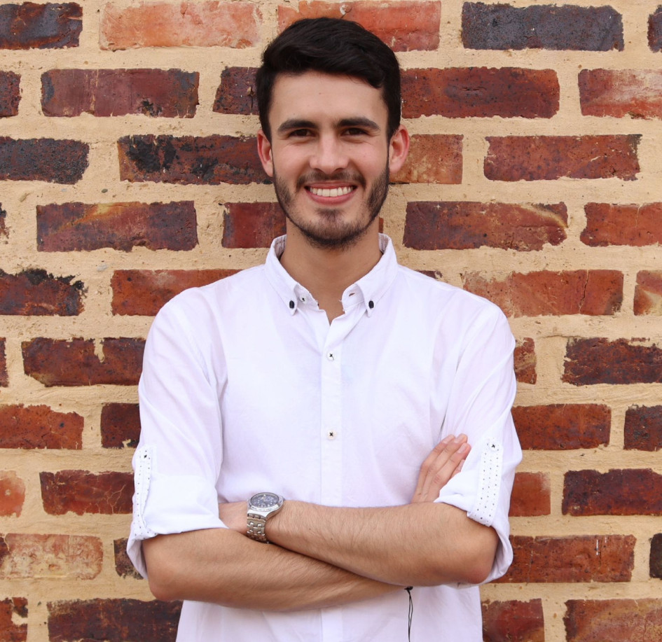 Gustavo Adolfo Montes Arias, becario caldense de Nicanor Restrepo Santamaría.