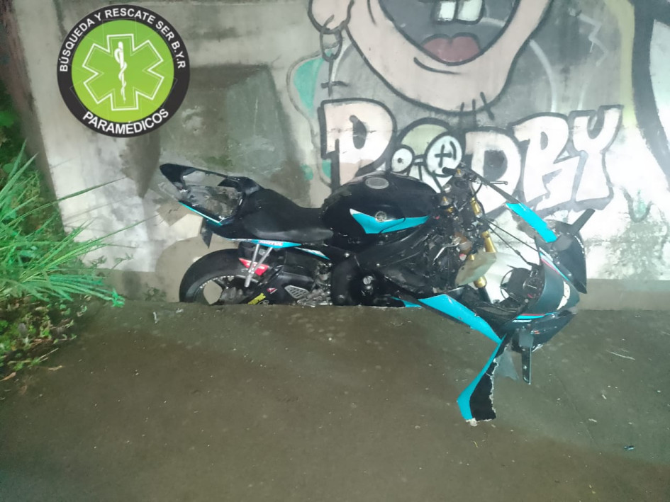 La moto involucrada en el accidente de la vía Panamericana.