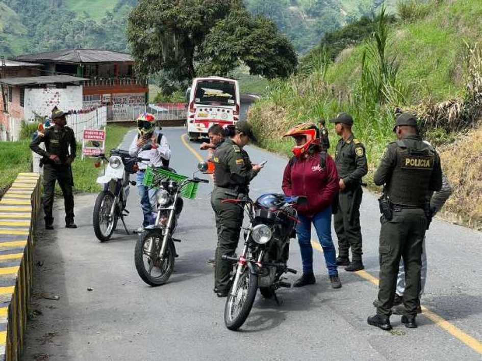 Controles en la vía Neira-Aranzazu.