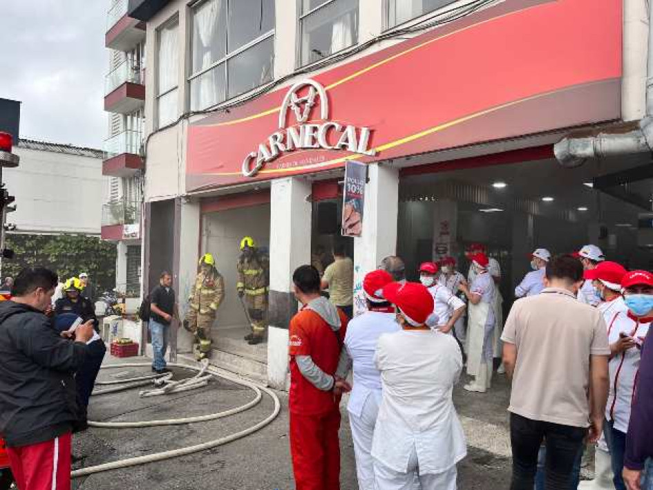 Foto| Luis F. TRejos1| LA PATRIA Se superó la emergencia con ayuda de Bomberos.