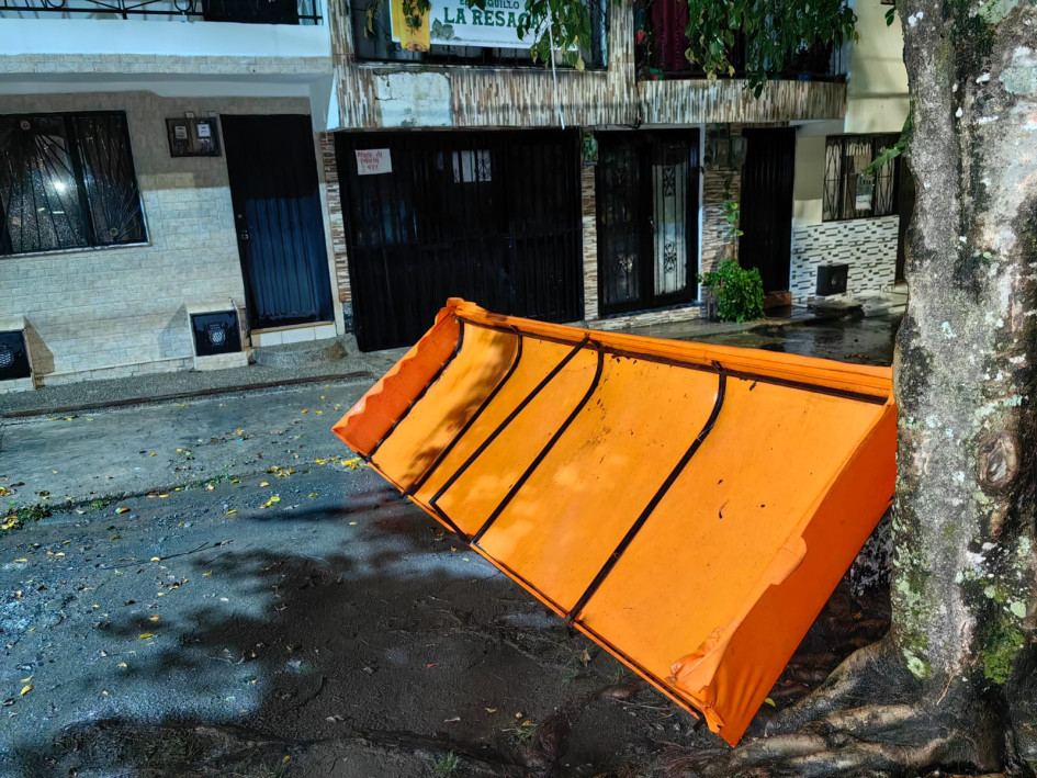 Así quedó una calle de Filadelfia (Caldas) luego del vendaval que se registró en las últimas horas. 