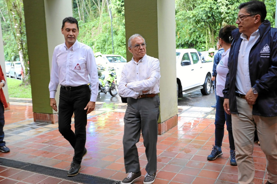 Nuevos chats enredan en el escándalo de corrupción de la Unidad Nacional para la Gestión del Riesgo de Desastres (UNGRD) al ministro de Hacienda, Ricardo Bonilla.