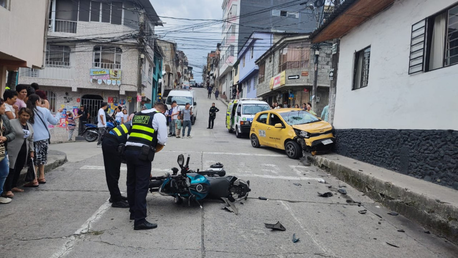 Un motociclista resultó lesionado en un choque contra un taxi en Villamaría.