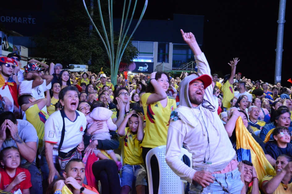 En el parque de la Mujer gritaron con euforia en cada ataque cafetero. Conozca las reacciones durante y después de la final en Manizales.