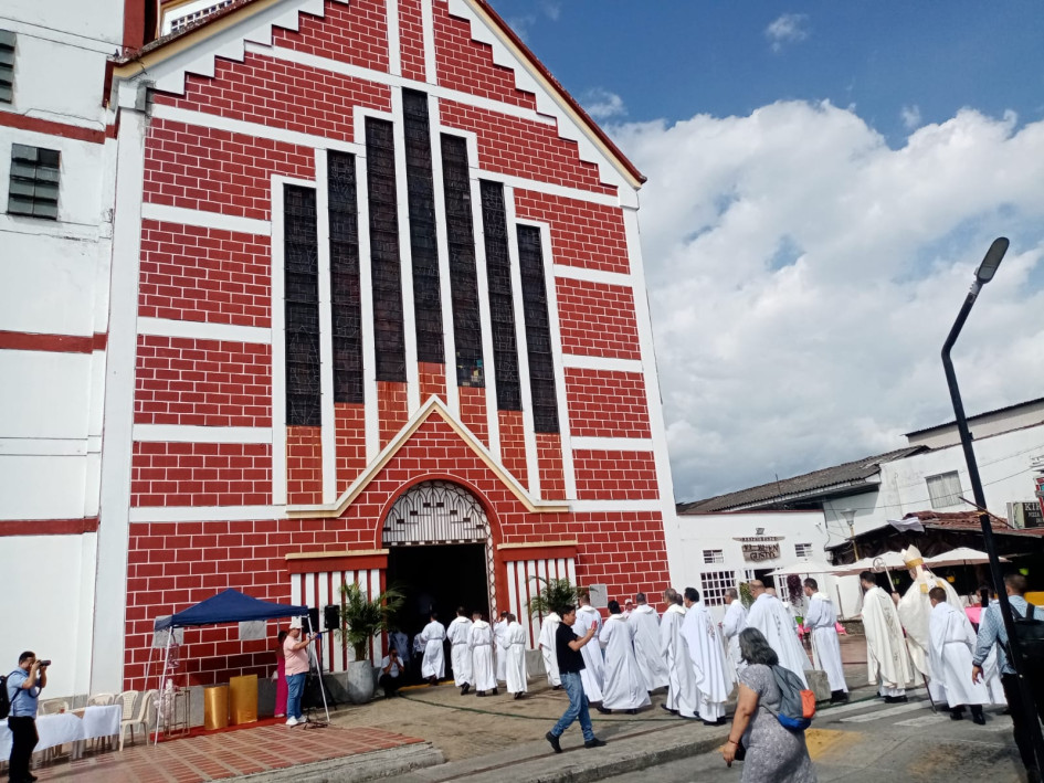 Con una misa de acción de gracias y con la presencia de 17 sacerdotes y el arzobispo de Manizales se celebró este jueves el jubileo del templo Santa Bárbara de Palestina. El Año Jubilar se extenderá hasta el 11 de julio del 2025.