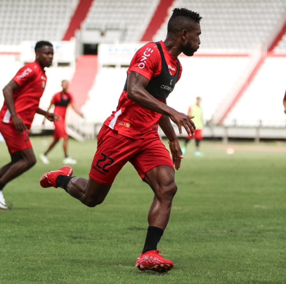 Juan David Cuesta, lateral de buen desempeño con el Once Caldas en la Liga 2024-1.