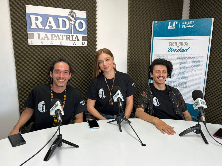 Lina María Muñoz, Juan Esteban Ortiz y Luis Armando Solarte del Teatro El Faro de Villamaría.
