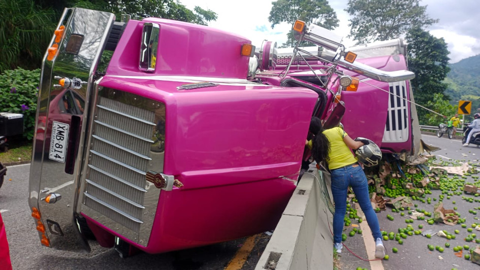 El accidente se presentó en el carril de descenso hacia Chinchiná.