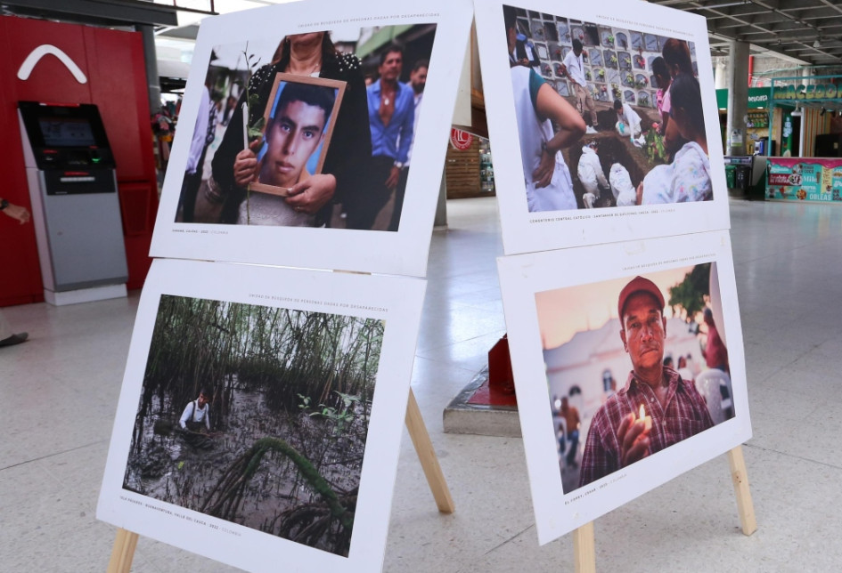 Estos son algunos de los rostros que se observan en la exposición de la UBPD en la Terminal de Manizales.