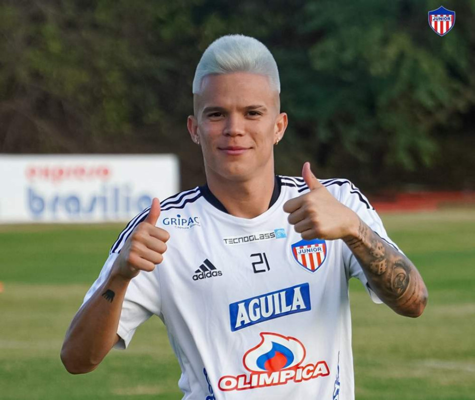 Walmer Pacheco firma por tres años con el Deportivo Pereira para reforzar el lateral derecho. 