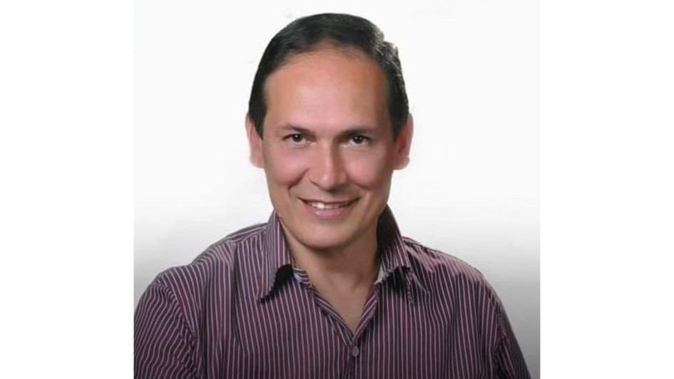 Hernando Iván Cano, locutor de radio y presentador de televisión manizaleño. 