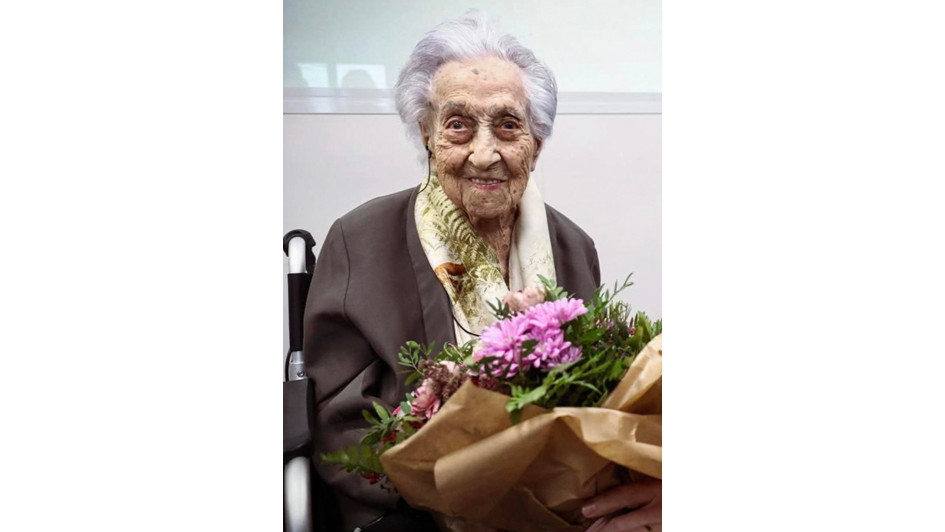 Fotografía de María Branyas Morera, la mujer que desde hacía un año era la persona más anciana del mundo, en abril del 2023. Ella falleció este lunes 19 de agosto del 2024.