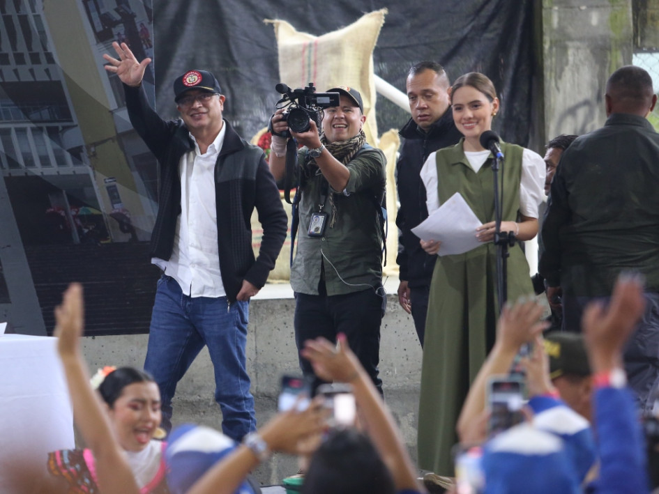 Gustavo Petro, presidente de Colombia, durante su visita al Centro de Integración Comunitaria del barrio San Sebastián de Manizales, en mayo de este 2024. Conozca los seis pactos que firmará el Gobierno con gremios este viernes (9 de agosto) y las recientes críticas del alcalde, Jorge Eduardo Rojas, al Ejecutivo.