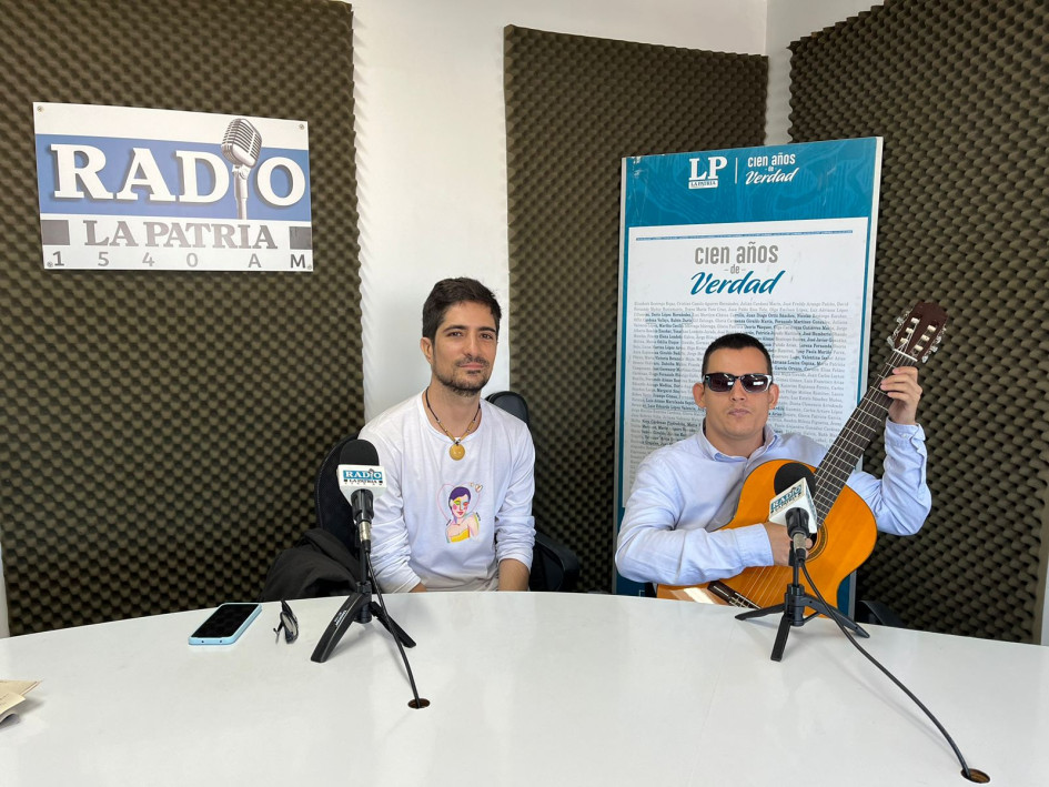 Eme Cafuné y Alejandro Flórez, cantautores manizaleños. 