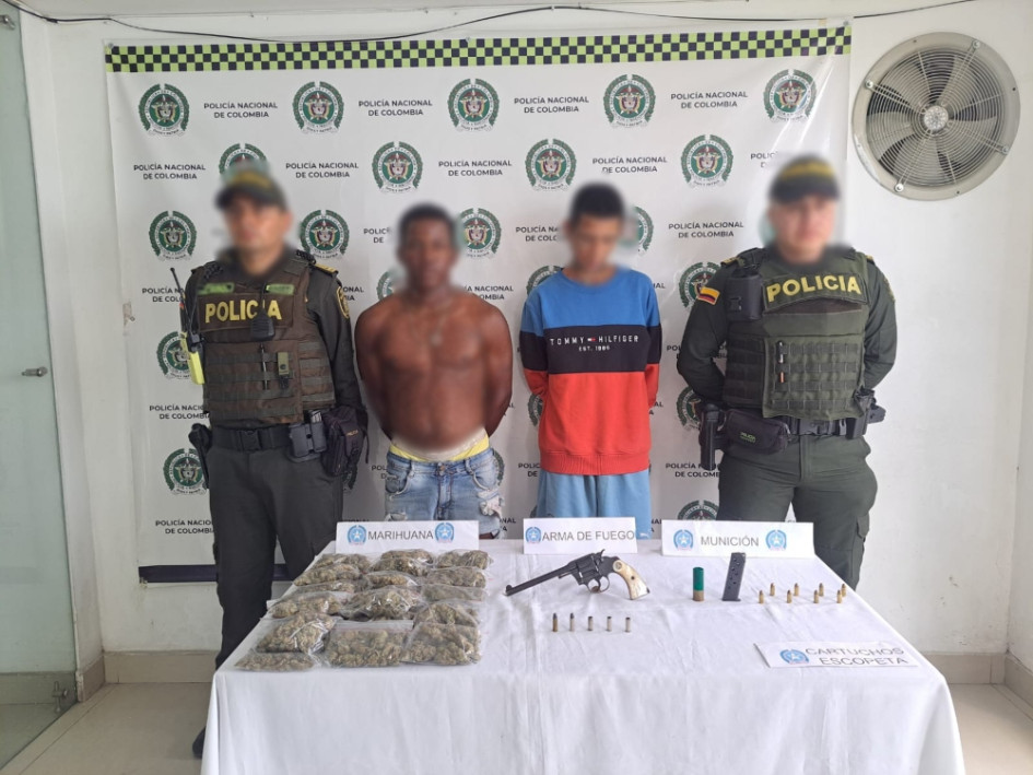 Los hombres habrían atacado a bala a los uniformados