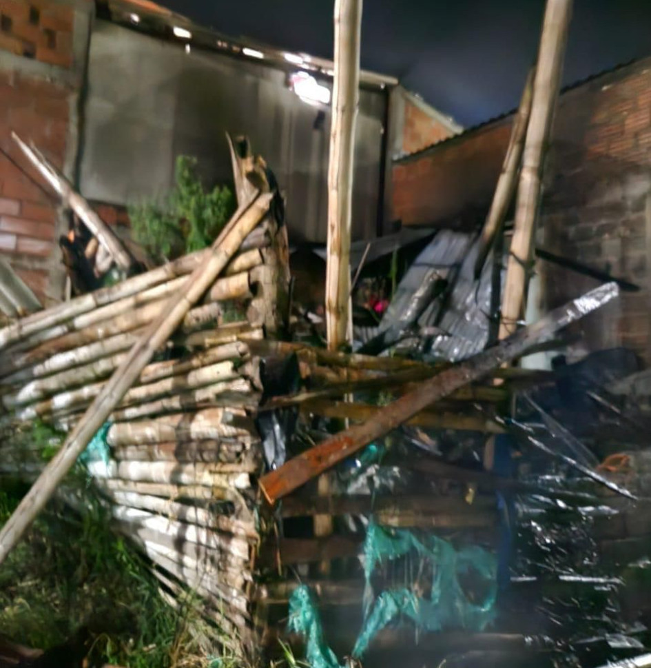 Una vivienda resultó parcialmente afectada por las llamas en Salamina.