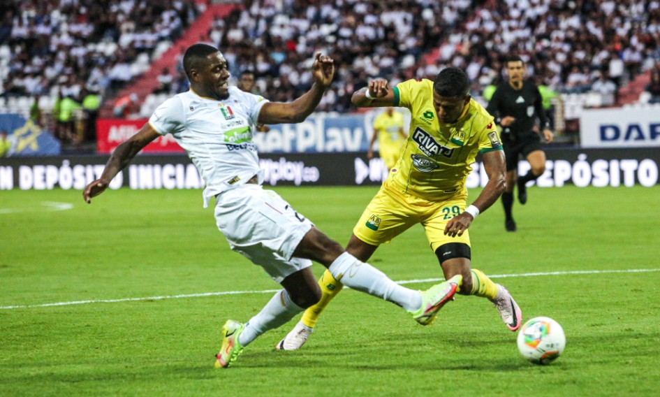 Once Caldas ganó y sigue líder