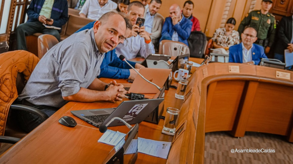 El diputado de Caldas Luis Alberto Giraldo expresó que no transa posiciones por puestos, pero sí quiere puestos.