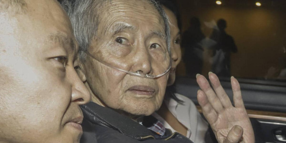 Alberto Fujimori fue presidente constitucional de la República del Perú entre 1990 y 1992 y entre 1993 y el 2000. En el lapso entre ambos períodos también fue el mandatario peruano, pero autoproclamado por un golpe de Estado.